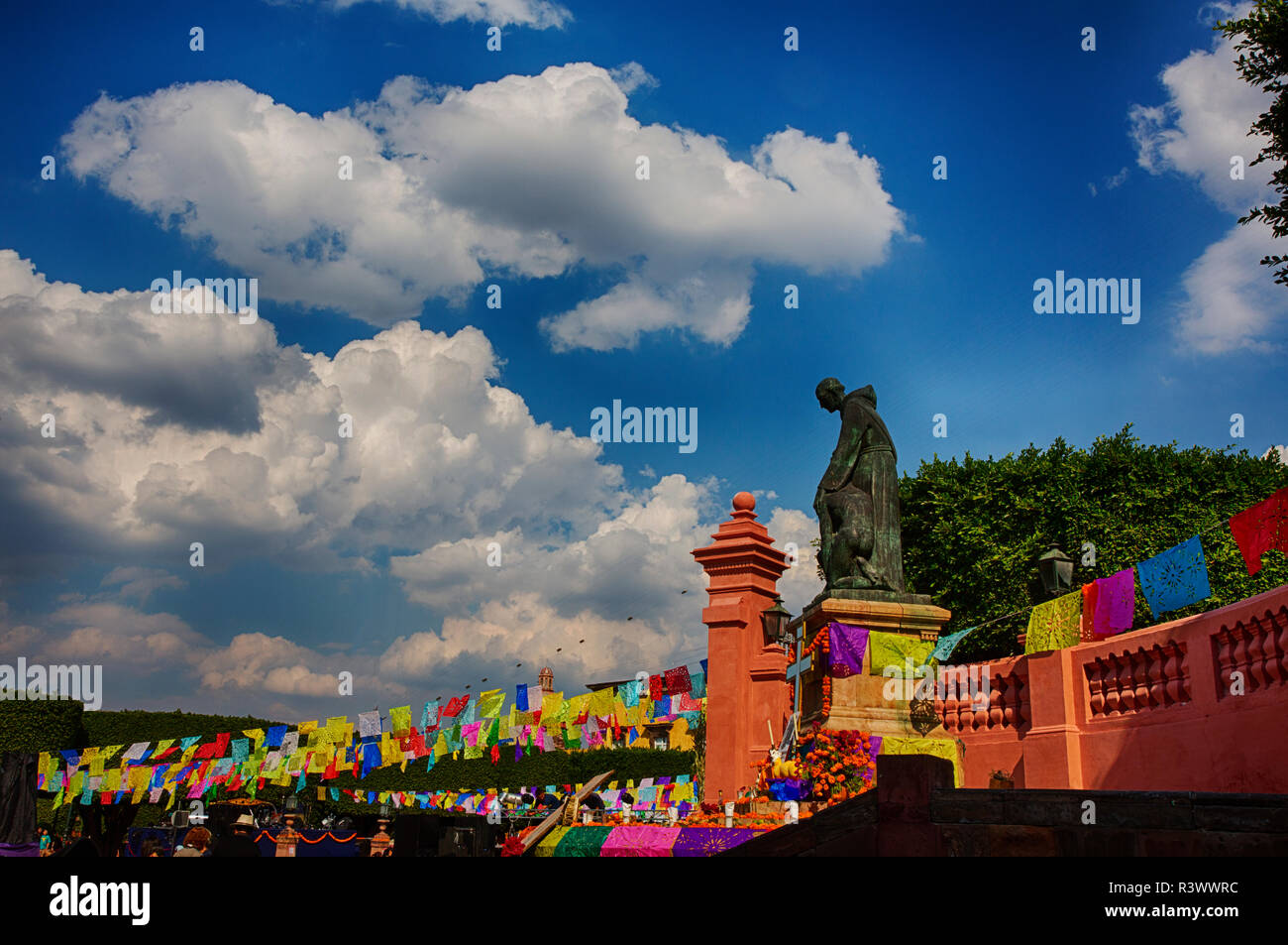 Messico, San Miguel De Allende, bandiere per il giorno dei morti la celebrazione Foto Stock