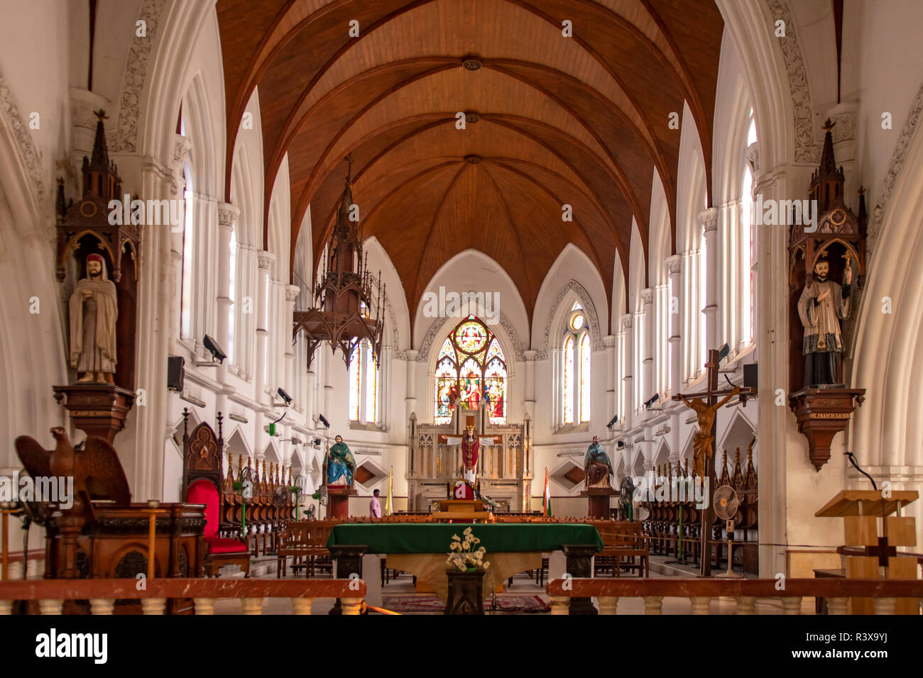 All'interno di san Tommaso Basilica Cattedrale, Chennai, nello Stato del Tamil Nadu, India Foto Stock