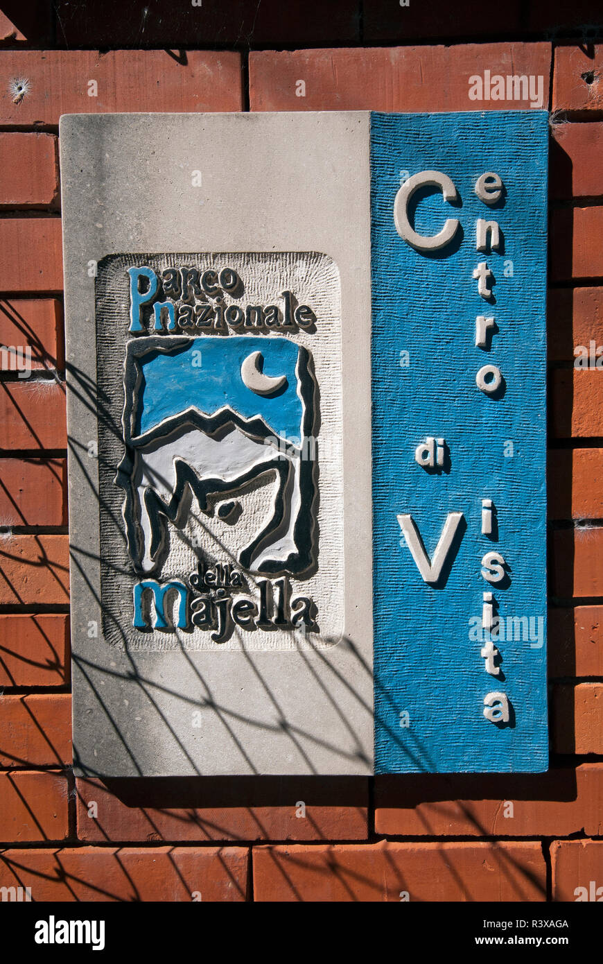 Parco Nazionale della Majella logo, il Centro Visitatori di Caramanico Terme, Pescara, Abruzzo, Italia Foto Stock