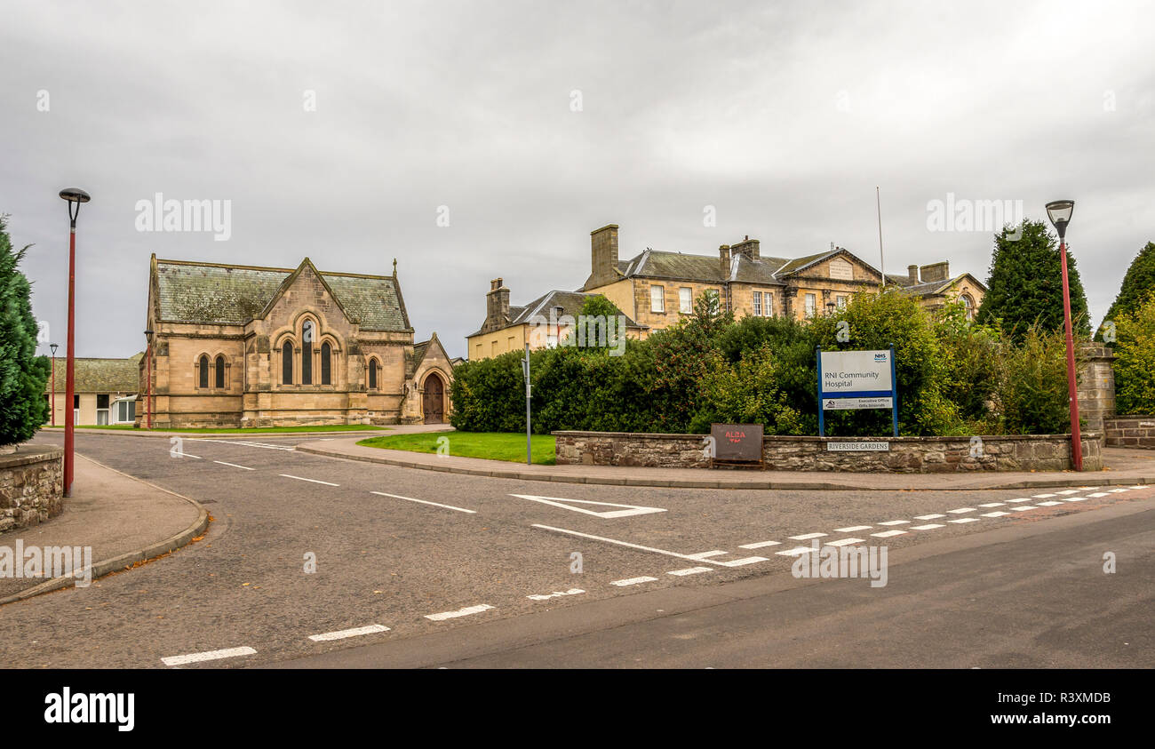 Un ingresso di voce e la strada per la Storica RNI Comunità Ospedale a Riverside Gardens a Inverness, Scotland Foto Stock