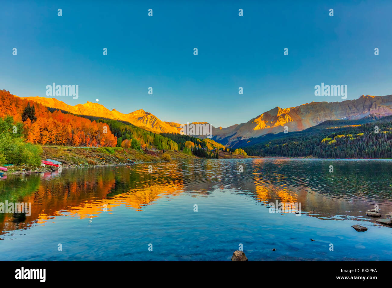 Stati Uniti d'America, Colorado, Trota Lago di serbatoio. Paesaggio montano e lacustre. Credito come: Fred Signore Jaynes / Galleria / DanitaDelimont.com Foto Stock