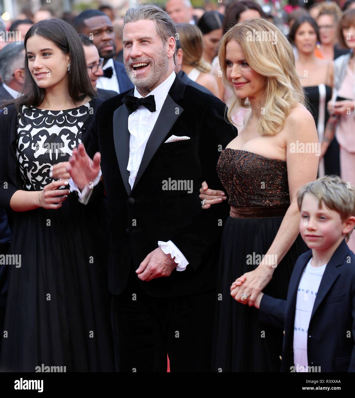 CANNES, Francia - 15 Maggio 2018: John Travolta e la sua famiglia a piedi il tappeto rosso per il 'Solo: una Star Wars Storia ' lo screening Foto Stock