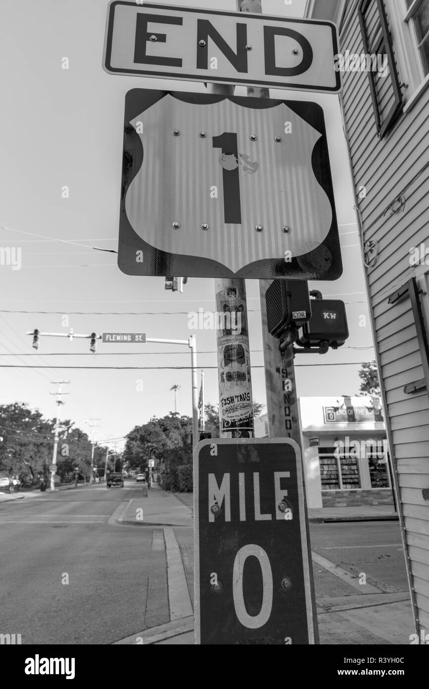 Fine della US Highway 1 con miglio marcatore Zero a Key West, Florida, Stati Uniti d'America Foto Stock