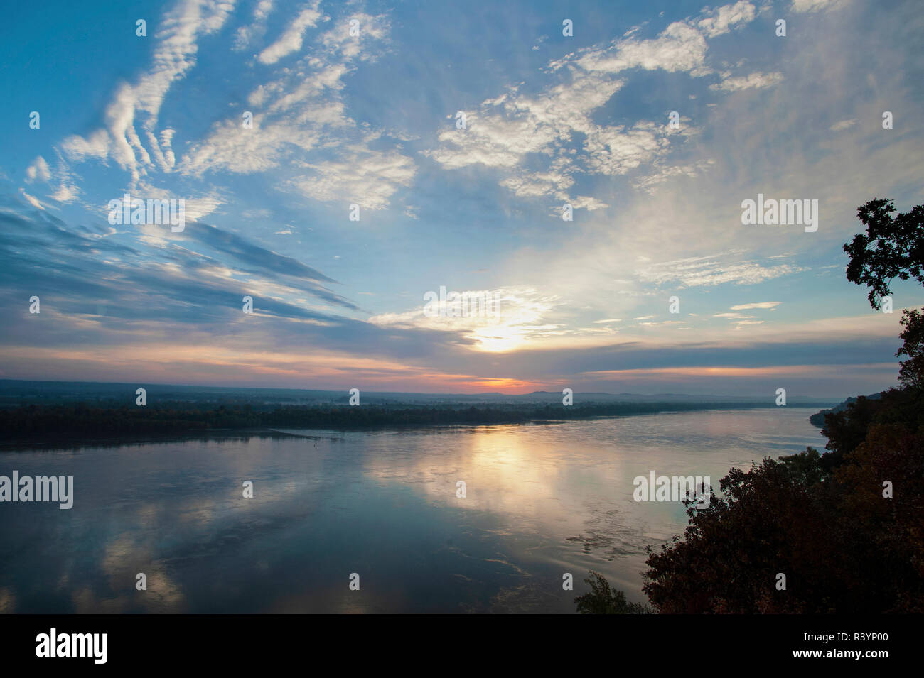 Sunrise, Sentiero delle Lacrime del Parco Statale di Cape Girardeau, Missouri Foto Stock