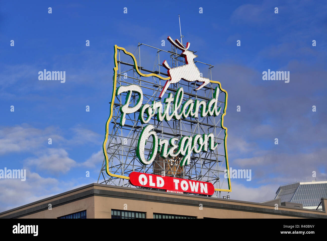 Stati Uniti d'America, Oregon, Portland. Insegna al neon in città vecchia sezione. Credito come: Steve Terrill Jaynes / Galleria / DanitaDelimont.com Foto Stock