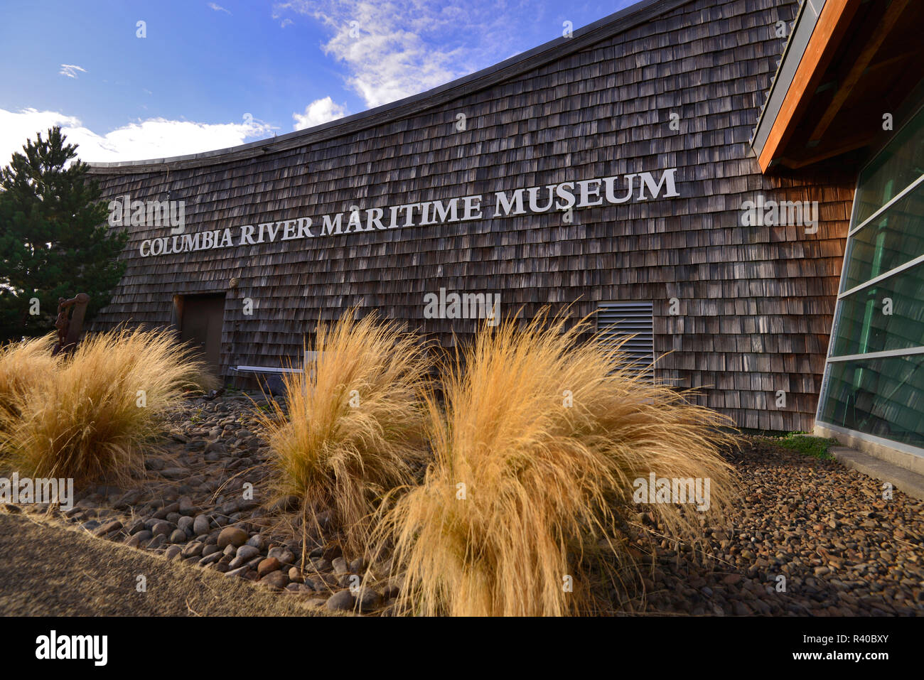 Stati Uniti d'America, Oregon, Astoria. Columbia River Maritime Museum. Credito come: Steve Terrill Jaynes / Galleria / DanitaDelimont.com Foto Stock