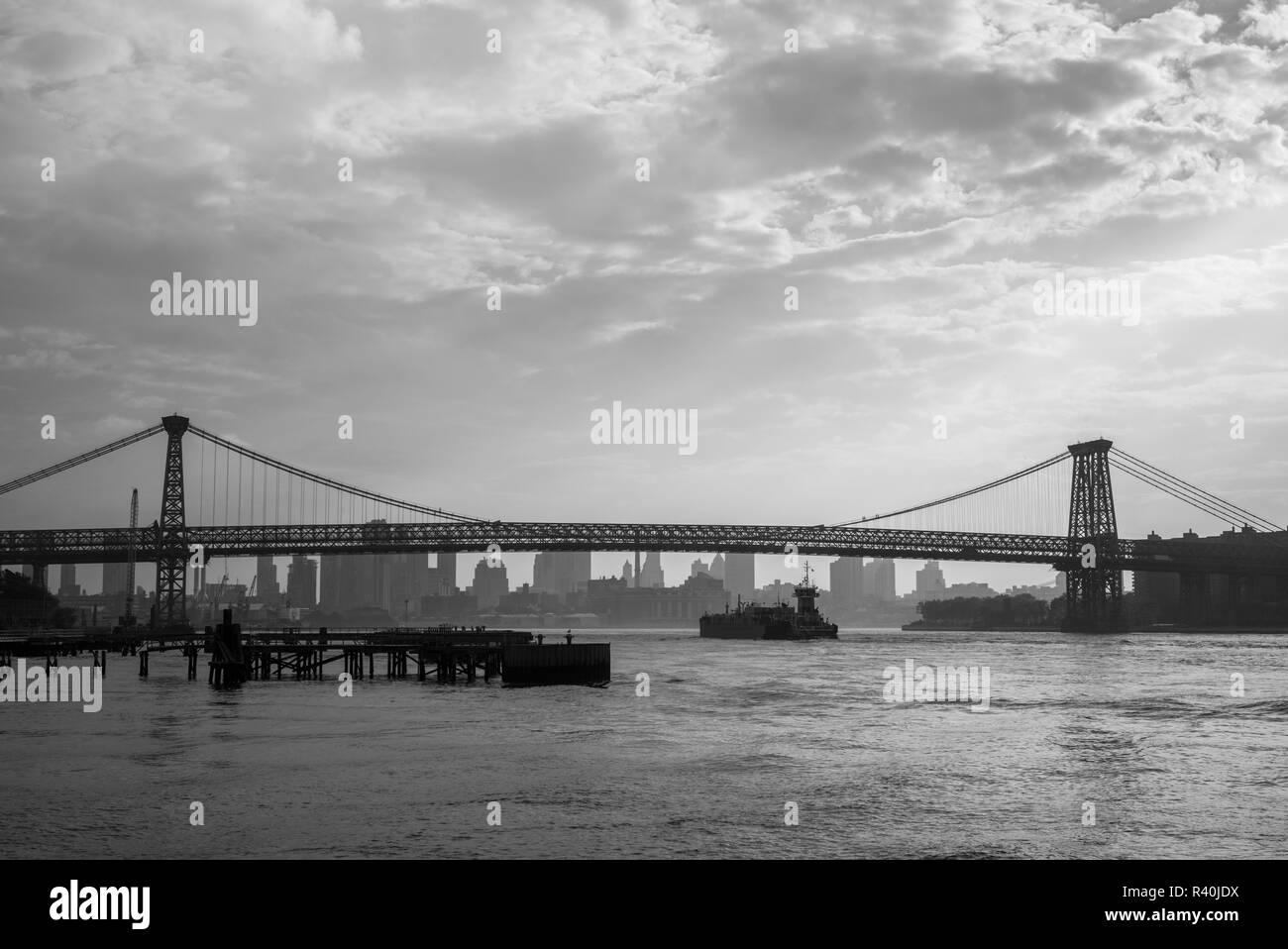 Stati Uniti d'America, New York, Brooklyn, Williamsburg, Williamsburg Bridge, tardo pomeriggio Foto Stock