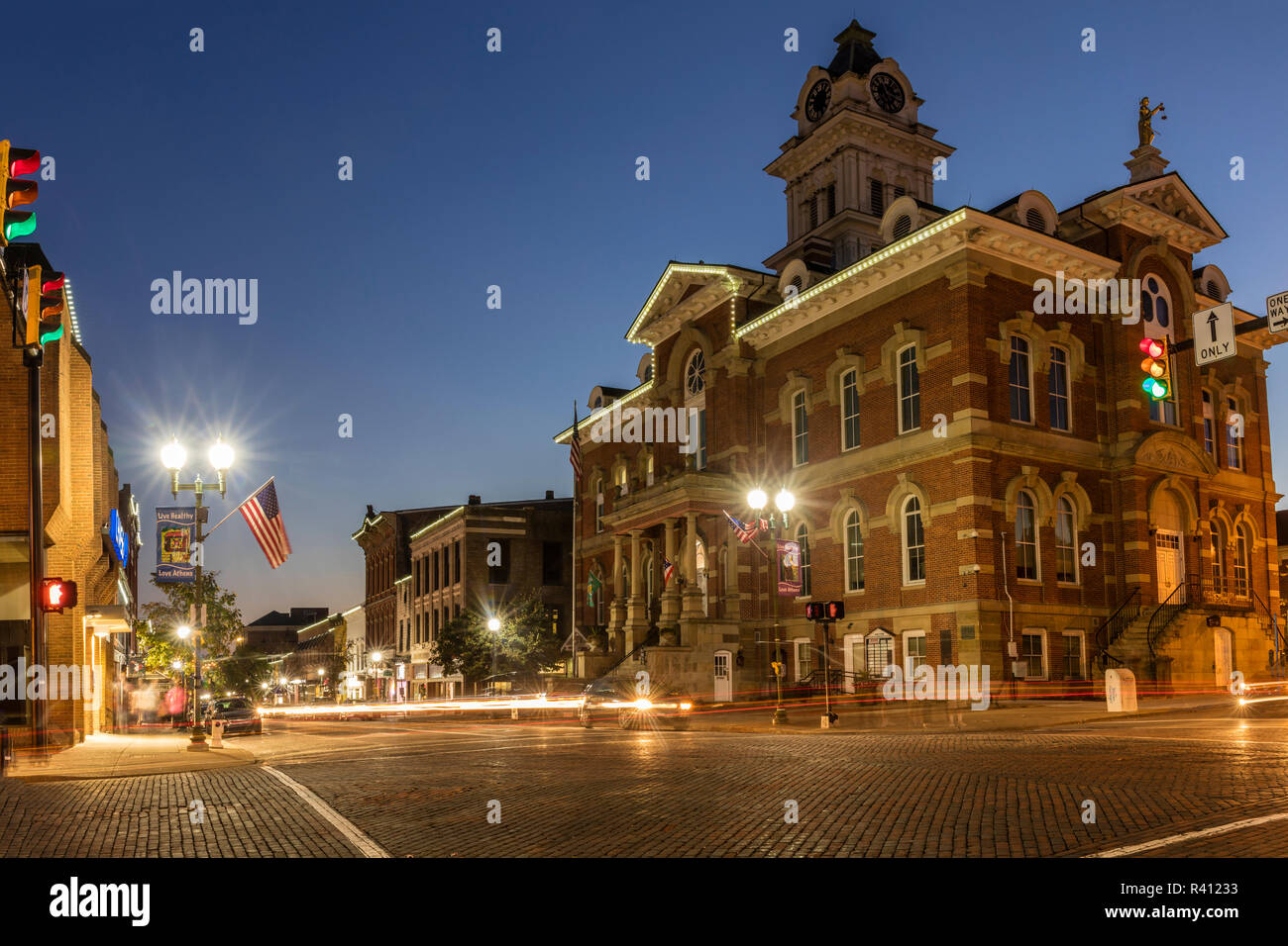 Corte storica Street nel centro di Atene, Ohio, Stati Uniti d'America Foto Stock