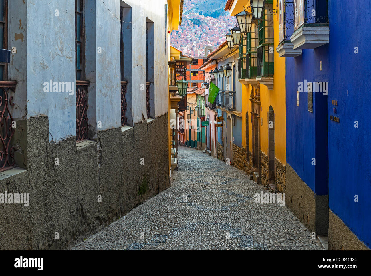 Paesaggio di architettura di La Paz in Jaen street con la sua colorata architettura coloniale spagnola stile, Bolivia. Foto Stock