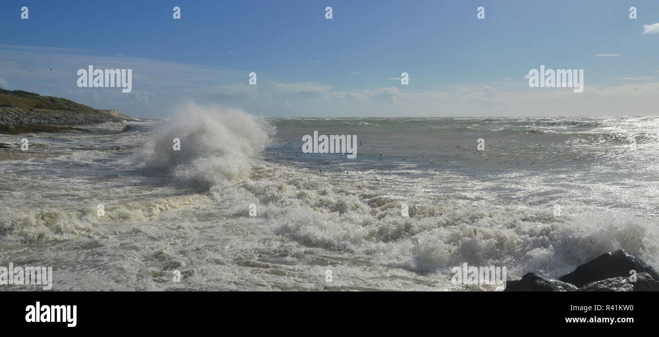 Mare tempestoso sulla costa di re isola dell'oceano atlantico Foto Stock