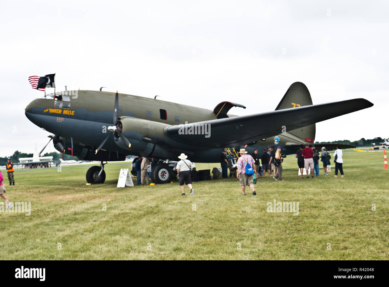 Stati Uniti d'America, Wisconsin, Oshkosh, AirVenture 2016, Curtiss C-46 Commando i trasporti aerei, la Tinker Belle Foto Stock