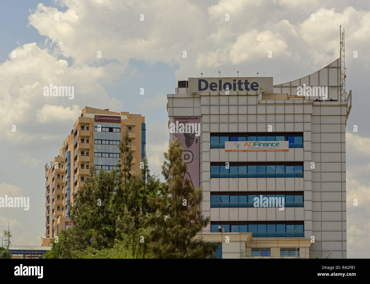 Il Kigali, Ruanda - OTTOBRE 23,2017: Kiyovu queste sono due grandi,uffici moderni edifici su KN 3 Road,dove alcuni enti e società internazionali hanno Foto Stock