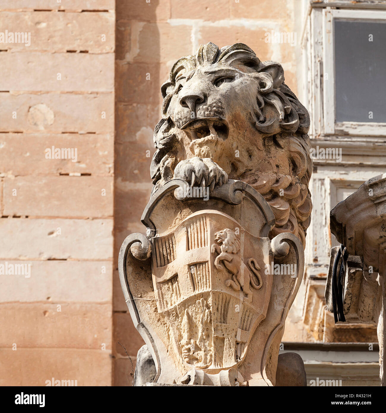 Statua di Lion con simbolo di Mata ic capitale Valletta Foto Stock