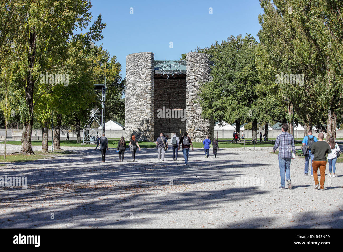 Entro il limite del campo di concentramento di Dachau in Germania, visto qui è la Chiesa cattolica dell'agonia mortale di Cristo. Foto Stock