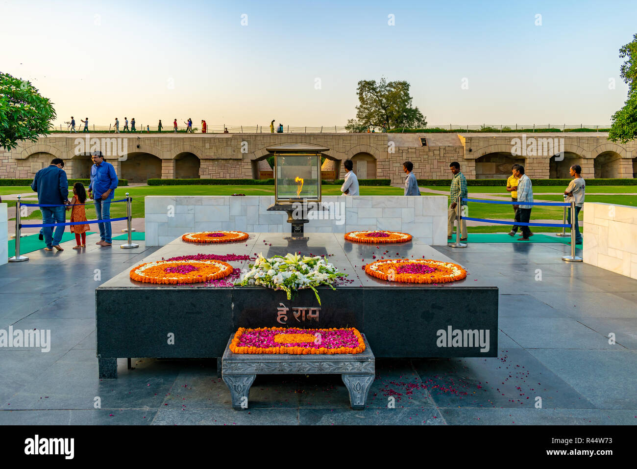 Raj Ghat- il luogo del riposo finale di Gandhiji Foto Stock
