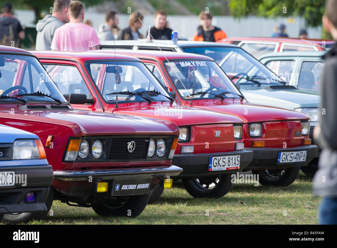 Automobile polacco Polski Fiat 125P prodotto da passeggero fabbrica automobilistica UST in Varsavia e Polski Fiat 126p prodotto nelle acque degli FSM a Bielsko Bial Foto Stock