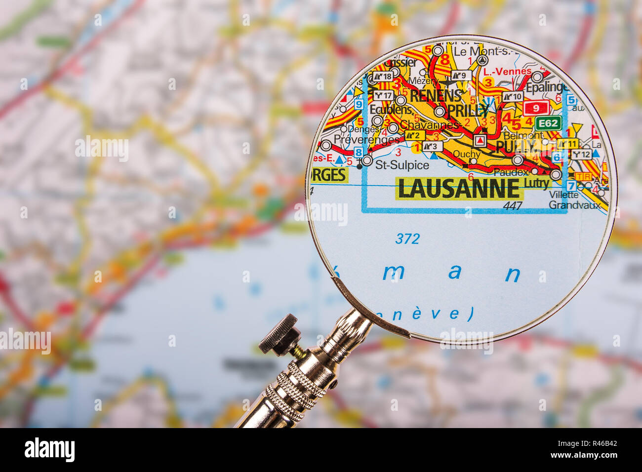 Mappa di Losanna con lente di ingrandimento e blured focus Foto Stock