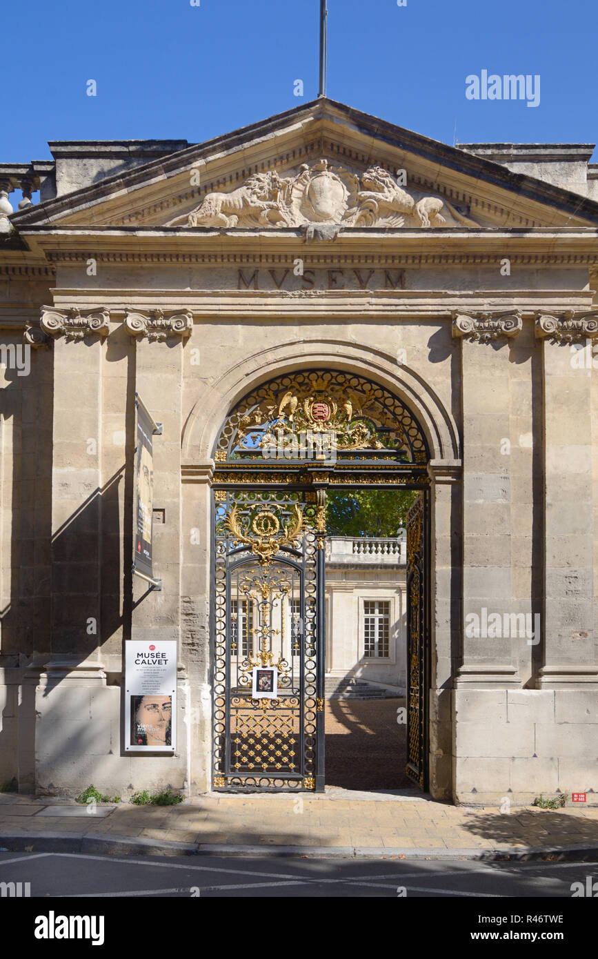 Cancello di ingresso o porta di ingresso per il Museo Calvet o Museo Calvet in c diciottesimo Hôtel de Villeneuve-Martignan Mansion Avignon Provence Francia Foto Stock