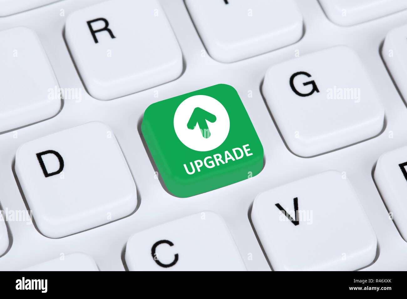 Upgrade upgrade programma software icona simbolo sulla tastiera del  computer Foto stock - Alamy