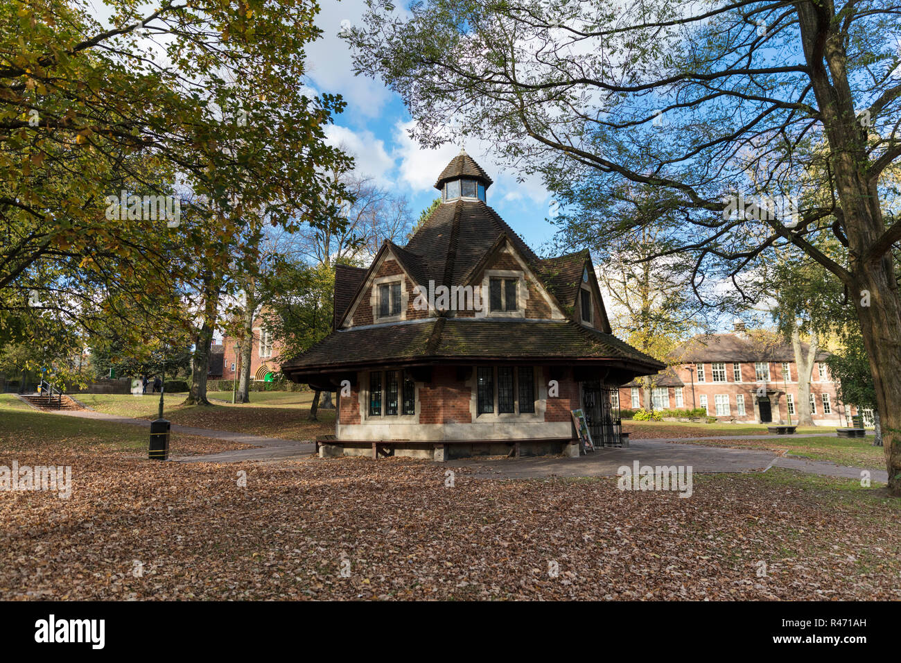 Bournville, Birmingham, UK, 29 ottobre 2018, la casa di riposo sul verde Foto Stock