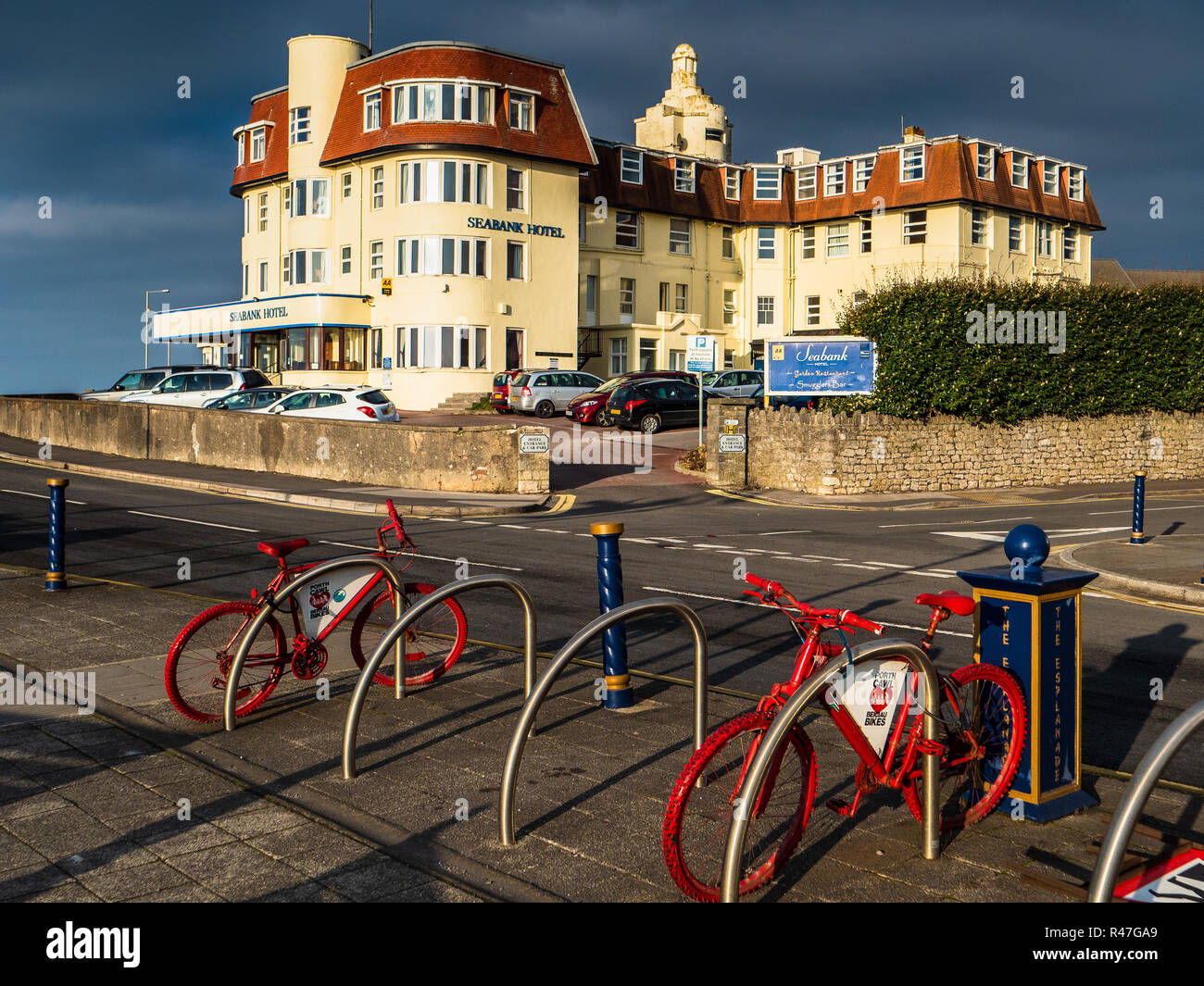 Porthcawl Seabank Hotel sul lungomare nel Galles del Sud della stazione balneare di Porthcawl. Aperto negli anni trenta del secolo scorso come Seabank Hydro Hotel. Foto Stock