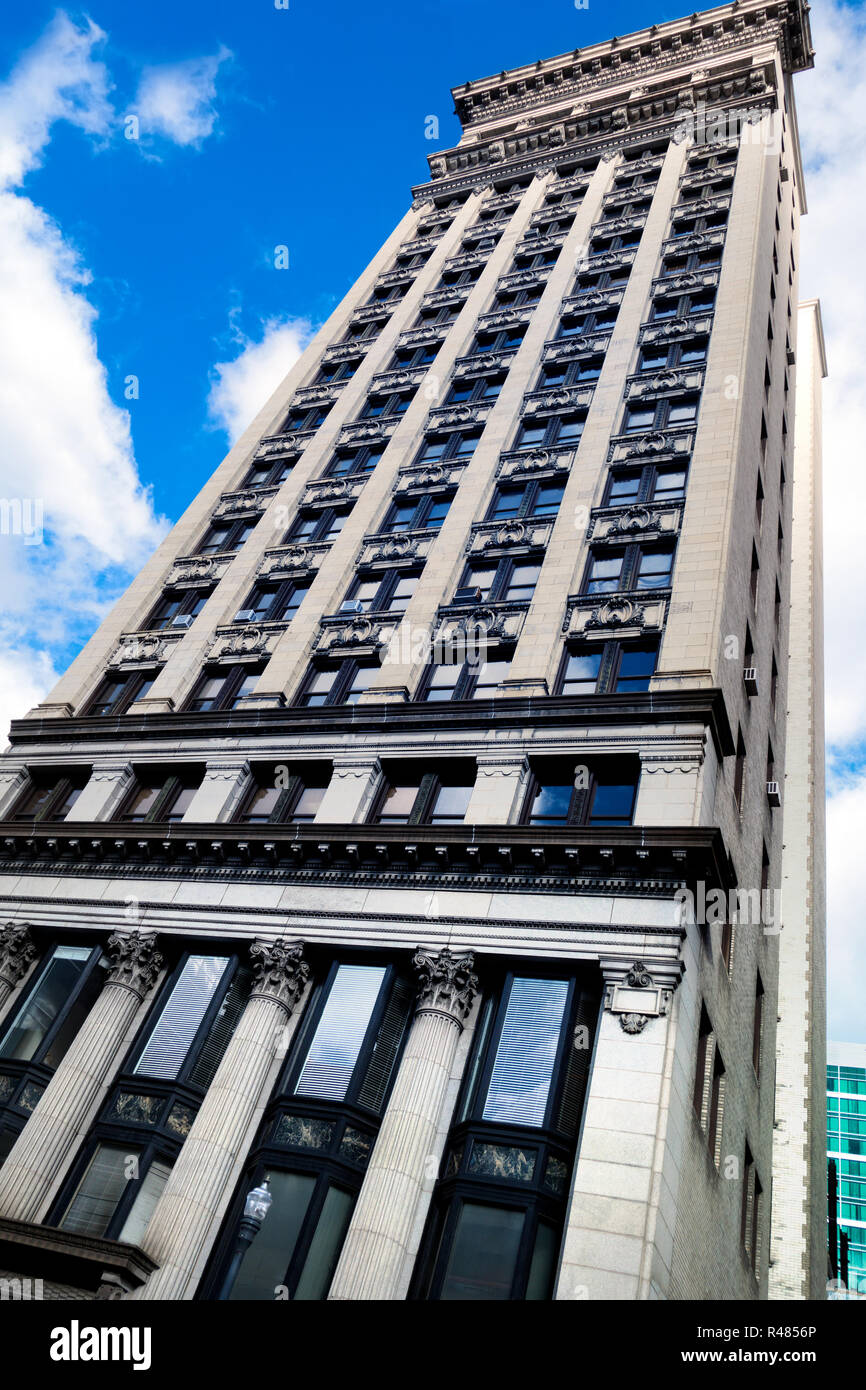 Il 19-story Benedum-Trees edificio, costruito nel 1905, è parte della quarta Avenue quartiere storico nel centro di Pittsburgh, Pennsylvania, STATI UNITI D'AMERICA Foto Stock