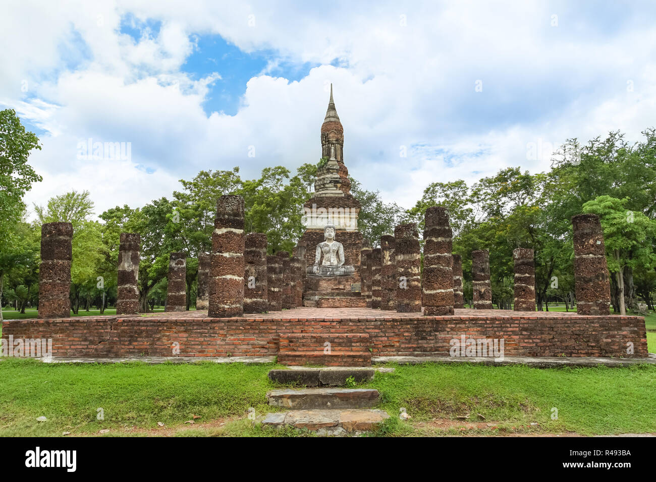 Wat Traphang Ngoen in Sukhothai Historical Park, Provincia di Sukhothai, Thailandia. Foto Stock