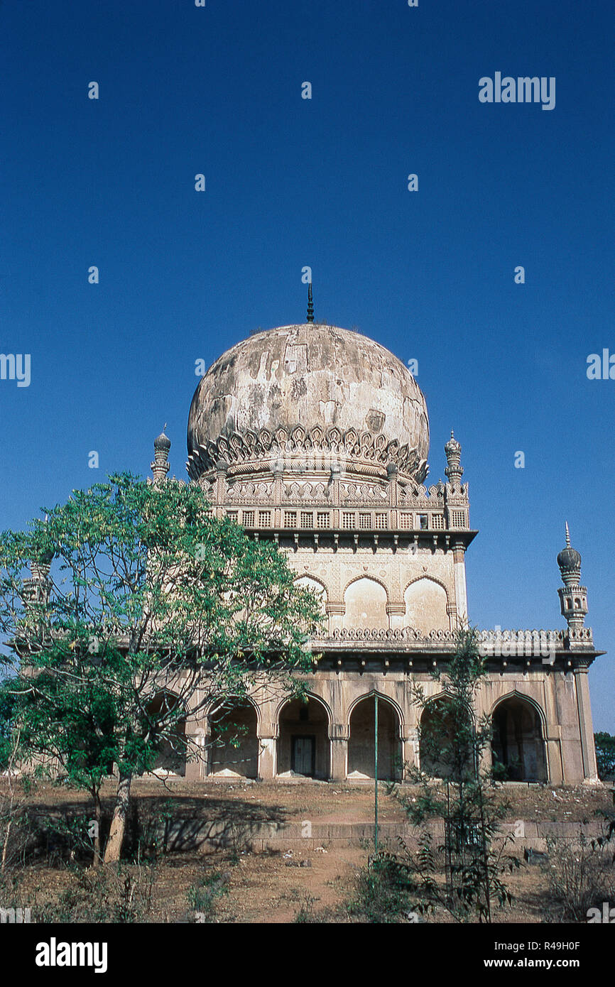 Qutb Shahi tombe, Golconda Fort, Hyderabad, Andhra Pradesh, India, Asia Foto Stock