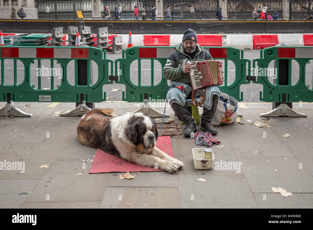 Londra, Regno Unito. 26 Nov 2018. Gamblers rumeno, hustlers e mendicanti continuare a mirare i turisti e visitatori in fleecing organizzato operazioni. Credito: Guy Corbishley/Alamy Live News Foto Stock