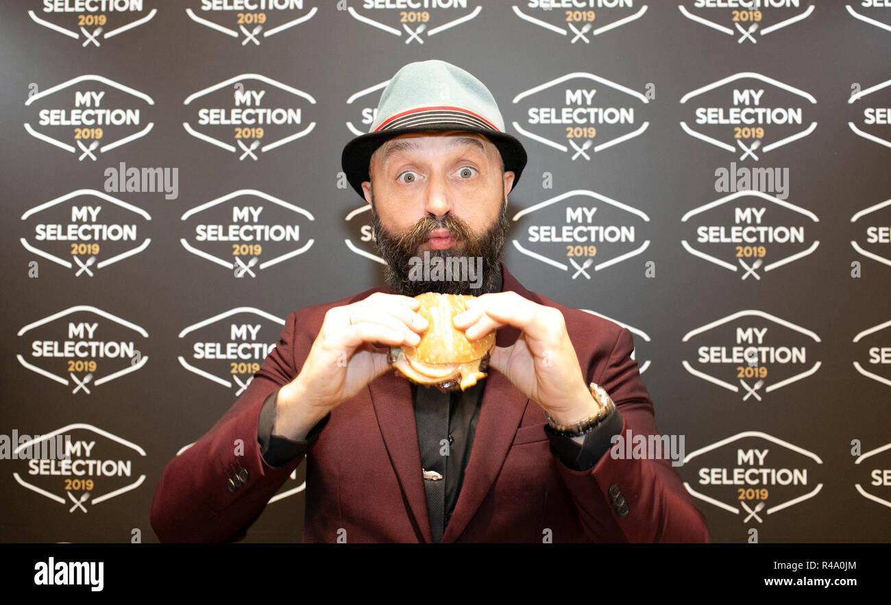 Foto Carlo Lannutti/LaPresse 26- 11 - 2018 Roma, Italia Cronaca. Lo Chef Joe Bastianich presenta la mia selezione presso il punto ristoro di Mac Donald's di piazza di Spagna Nella foto: lo chef Joe Bastianich Foto Stock