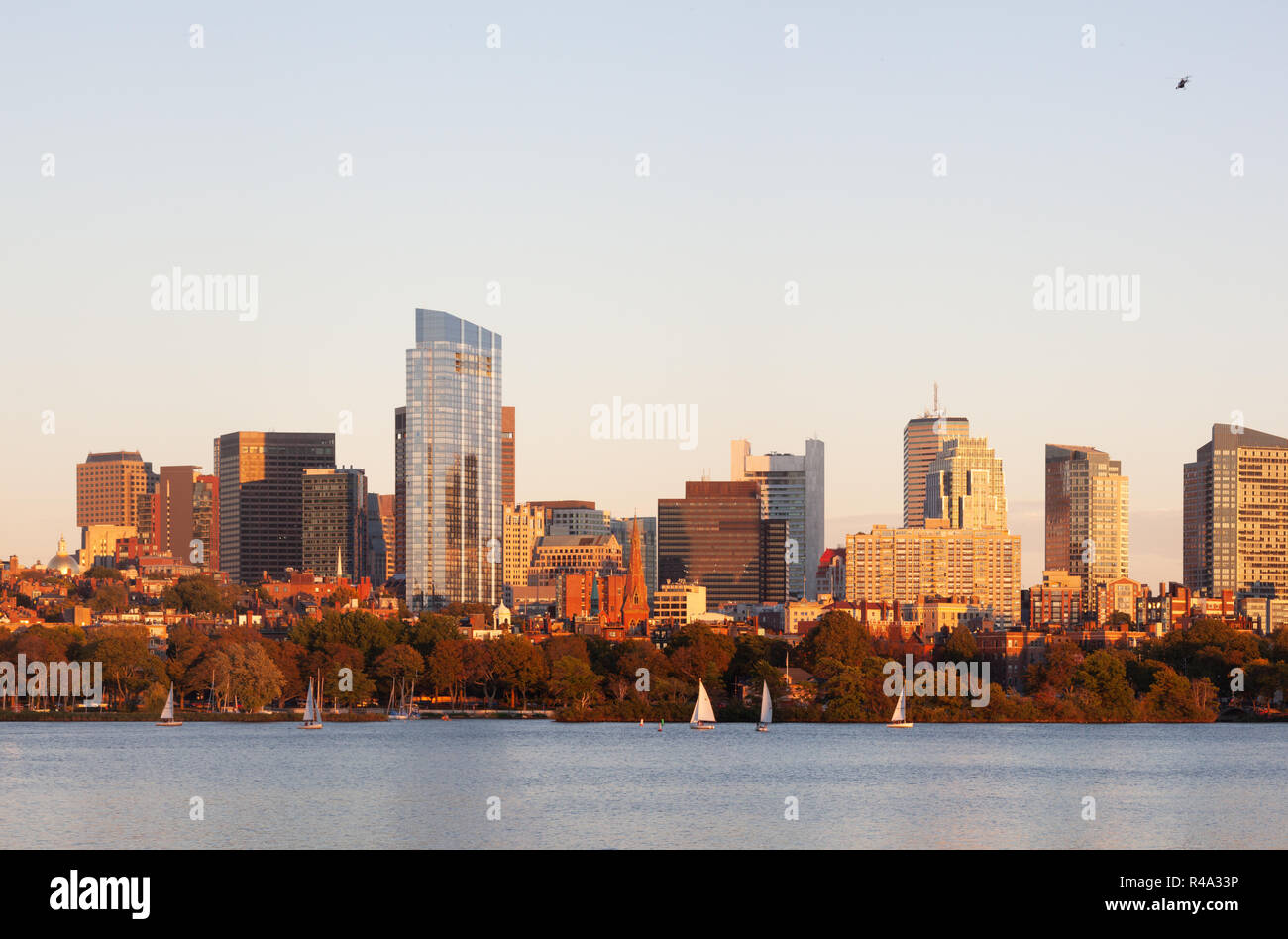 Boston, MA skyline sul fiume Charles e da Cambridge, MA, USA Foto Stock