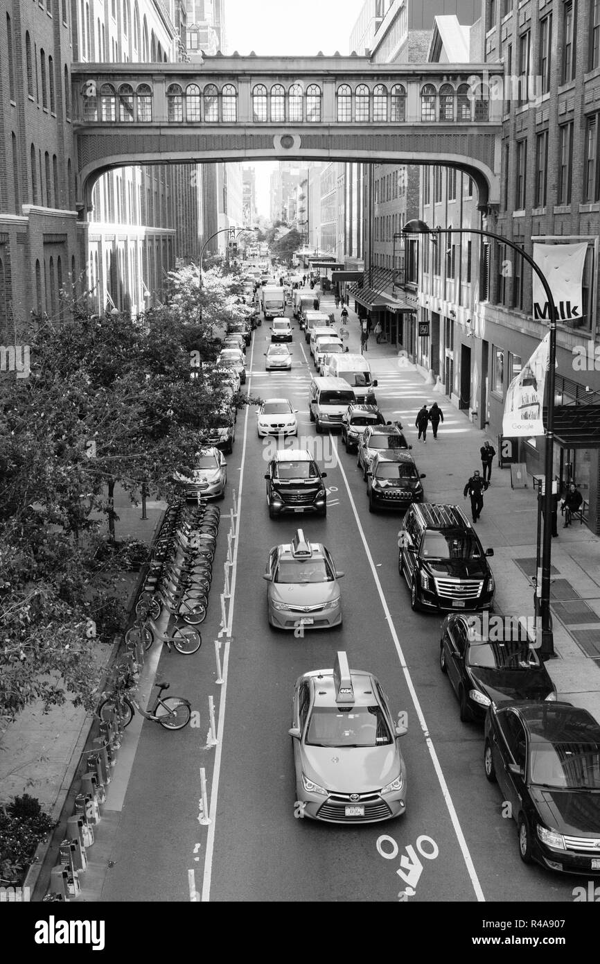 West 15th Street ponte sopraelevato o ponticello del cielo fotografata dalla linea alta, Chelsea Mercato, Chelsea, Manhattan, New York City, Stati Uniti d'America. Foto Stock