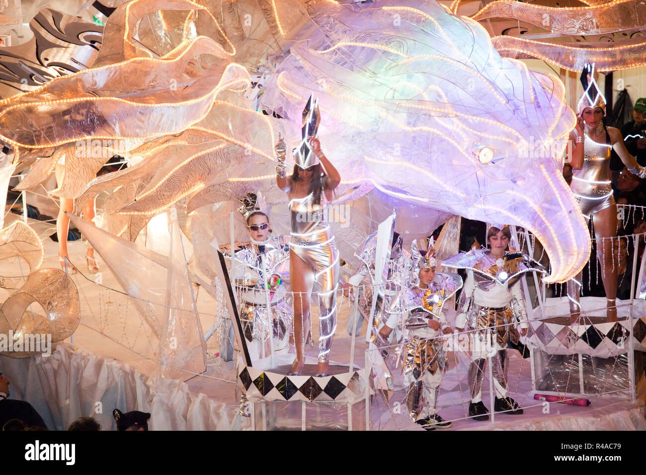 Sfilata di maschere e carri allegorici, festival di falò Rocca San Casciano, emilia romagna, Italia, Europa Foto Stock