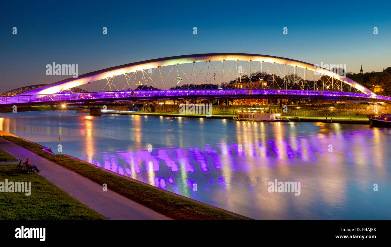 Padre Bernatek ponte pedonale, Cracovia in Polonia Foto Stock