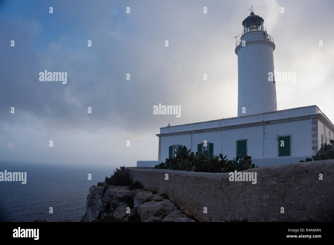 Faro di La Mola, isola di Formentera, Isola delle Baleari Spagna Foto Stock