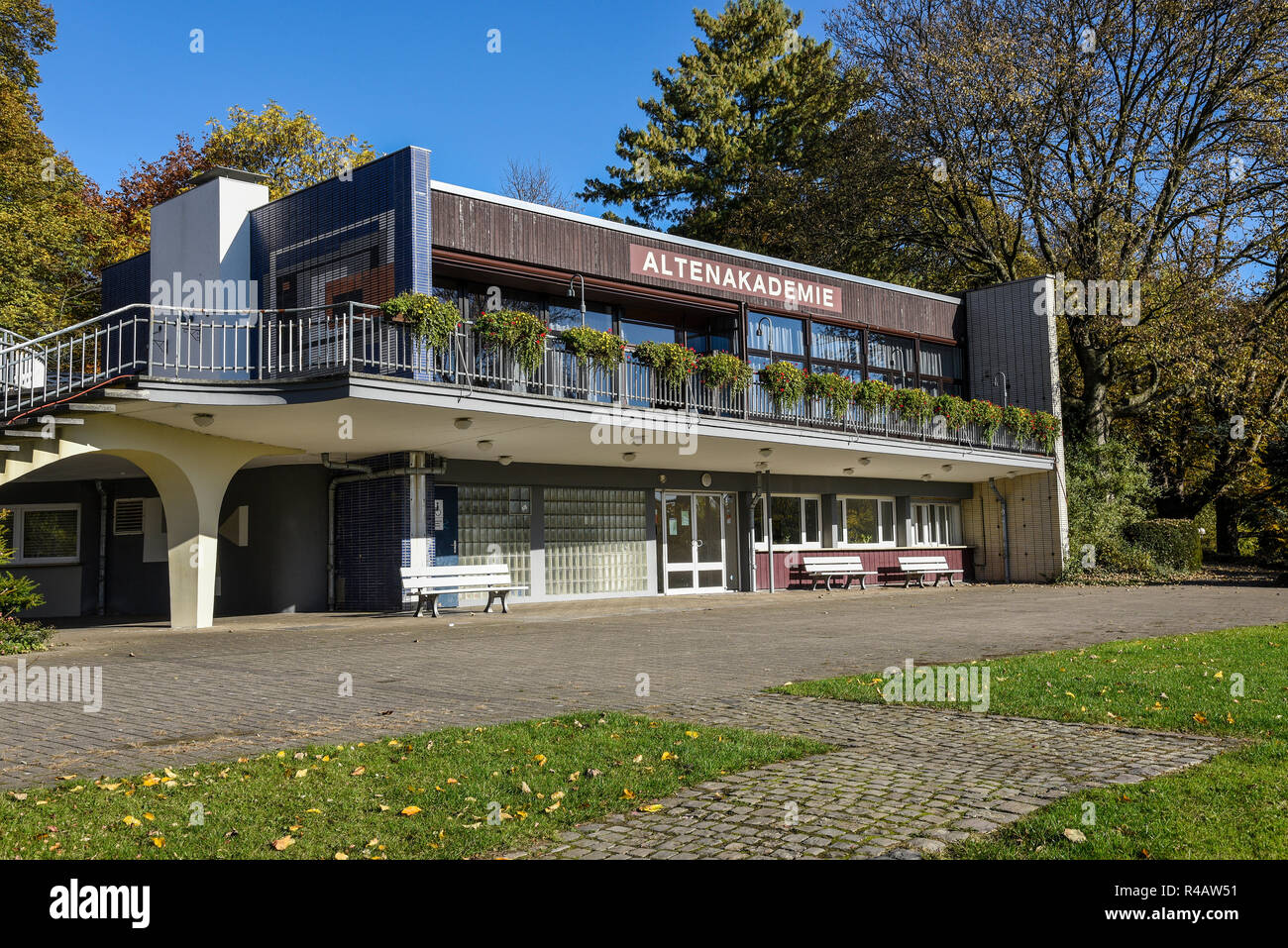 Anziani in accademia, istituzione scolastica, Westfalenpark, Dortmund, distretto della Ruhr, Nord Reno-Westfalia, Germania Foto Stock