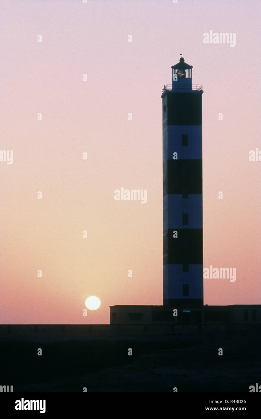 Faro al tramonto, Dwarka, Gujarat, India, Asia Foto Stock