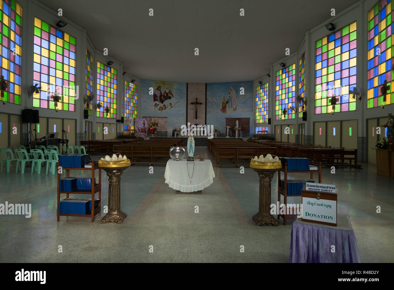 Una chiesa cattolica interno in Hat Yai, Thailandia. Foto Stock