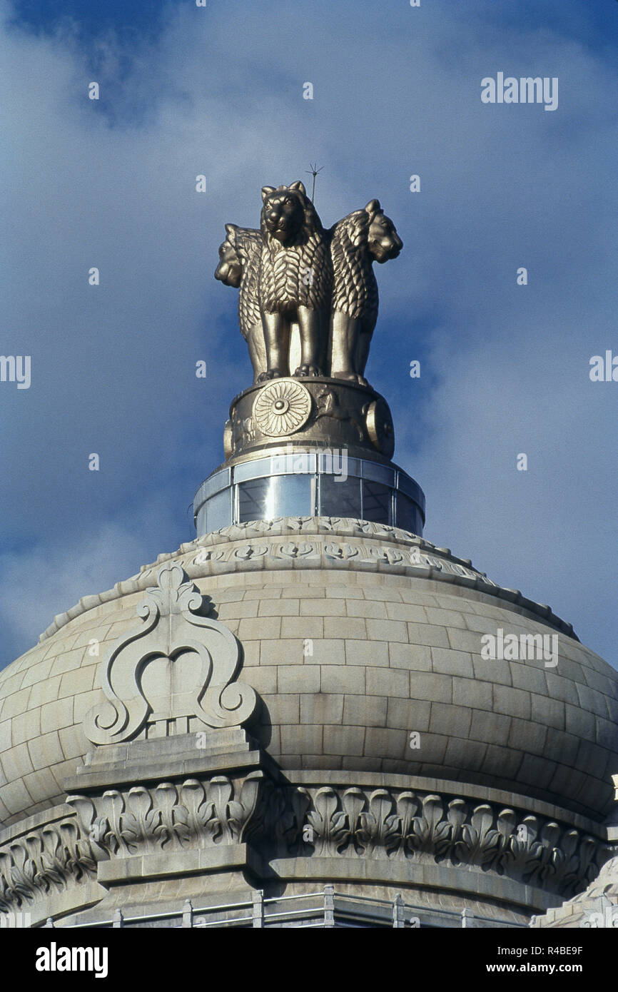 Statua di quattro leoni su Vidhana Soudha, Bangalore, Karnataka, India, Asia Foto Stock