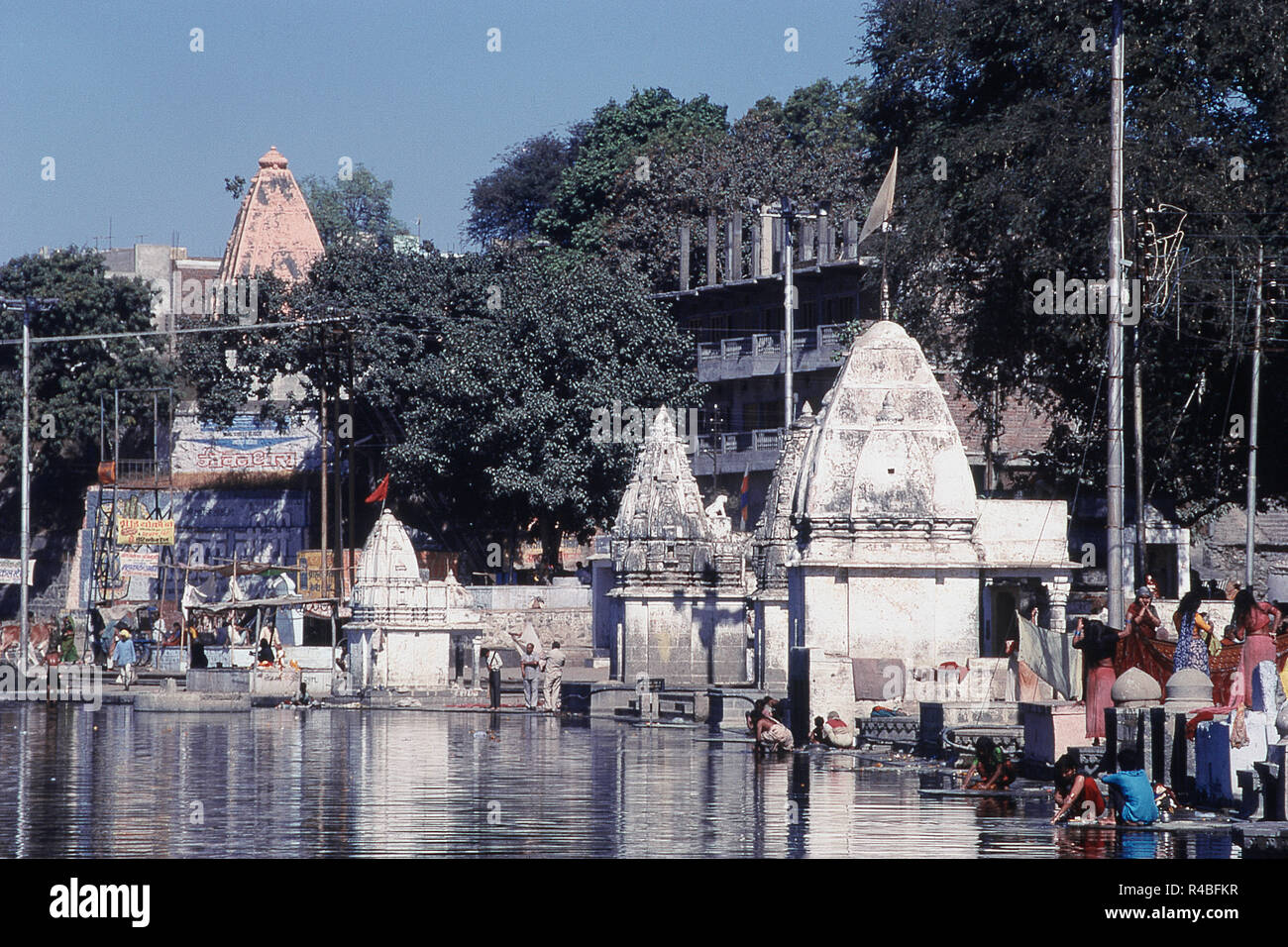 Vista del Santo ghats, fiume Shipra, Ujjain, Madhya Pradesh, India, Asia Foto Stock