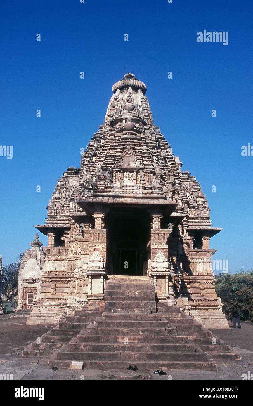 Ingresso del tempio di Vishvanatha, Khajuraho, Madhya Pradesh, India, Asia Foto Stock