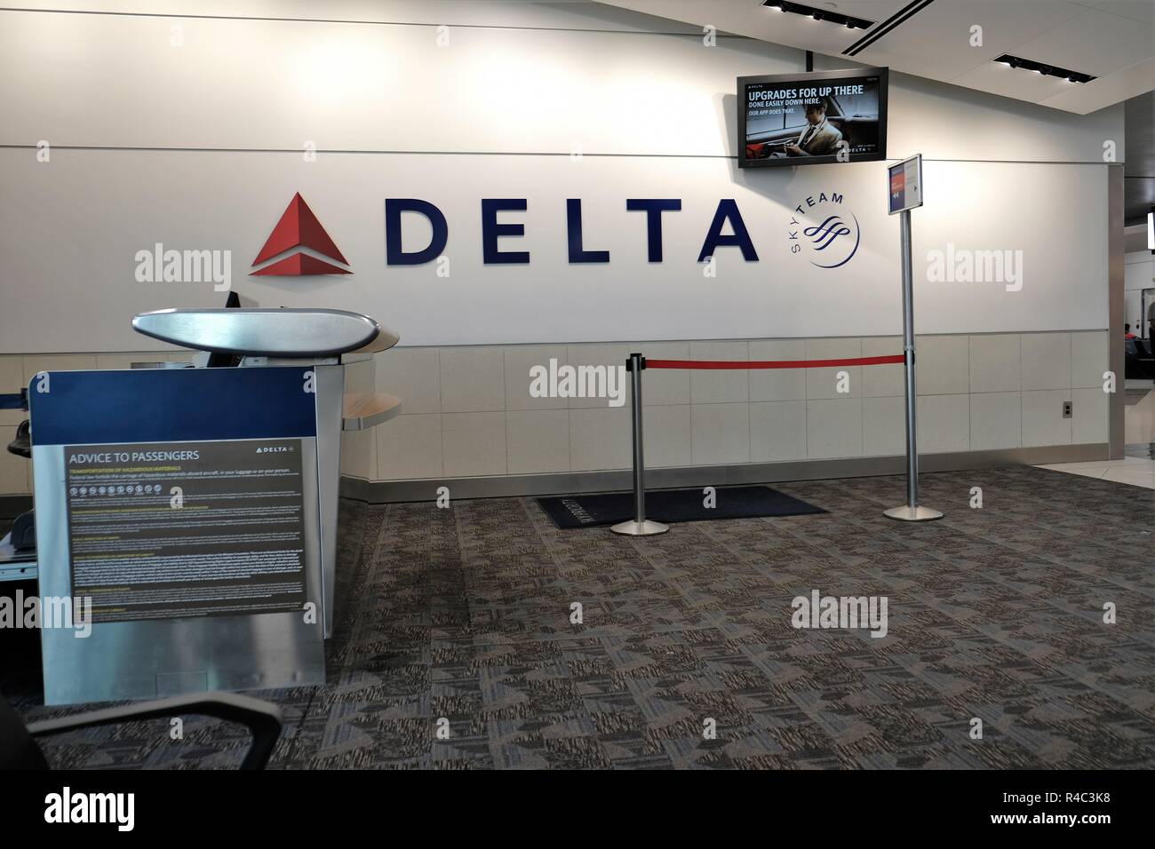 Vuoto area di gate nell'Aeroporto Internazionale Hartsfield-Jackson di Atlanta; Atlanta, Georgia, Stati Uniti d'America. Foto Stock