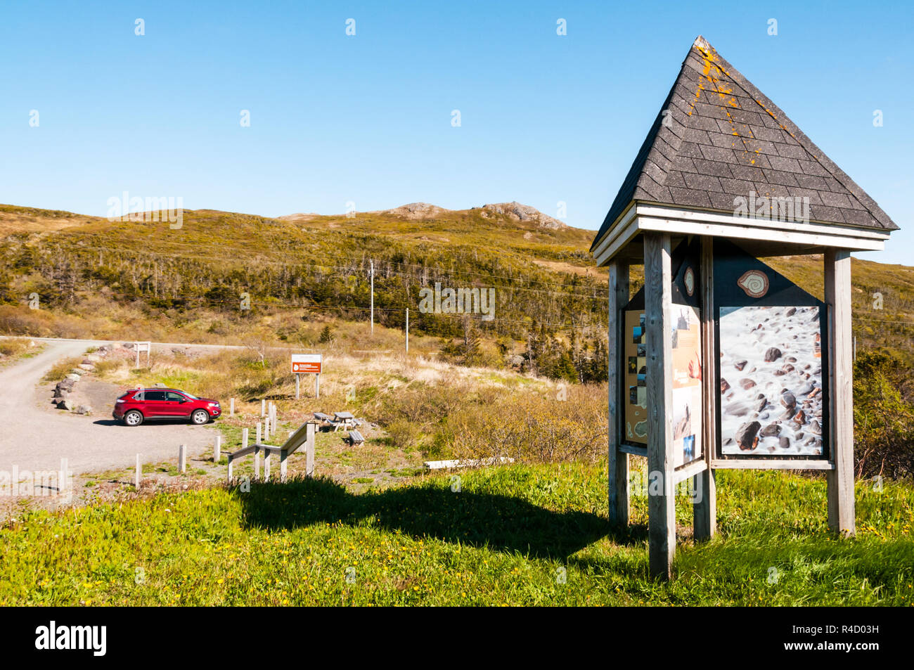 Schede interpretative contenente le informazioni geologiche sulla penisola di bulino vicino a Fortune Testa, Terranova. Foto Stock