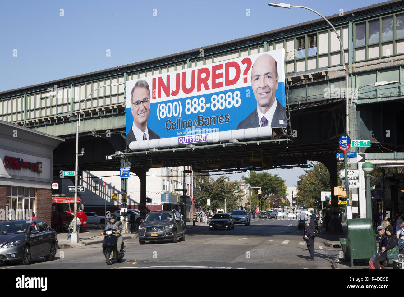 Studio legale affissioni, per attirare le persone che sono in grado di vincere soldi in tribunale a causa di lesioni. Xviii Avenue, Brooklyn, New York. Foto Stock