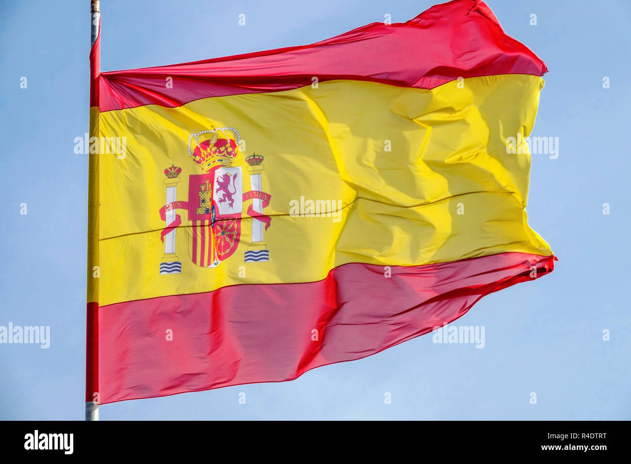 Grande bandiera spagnola sulla bandiera spagnola Foto Stock