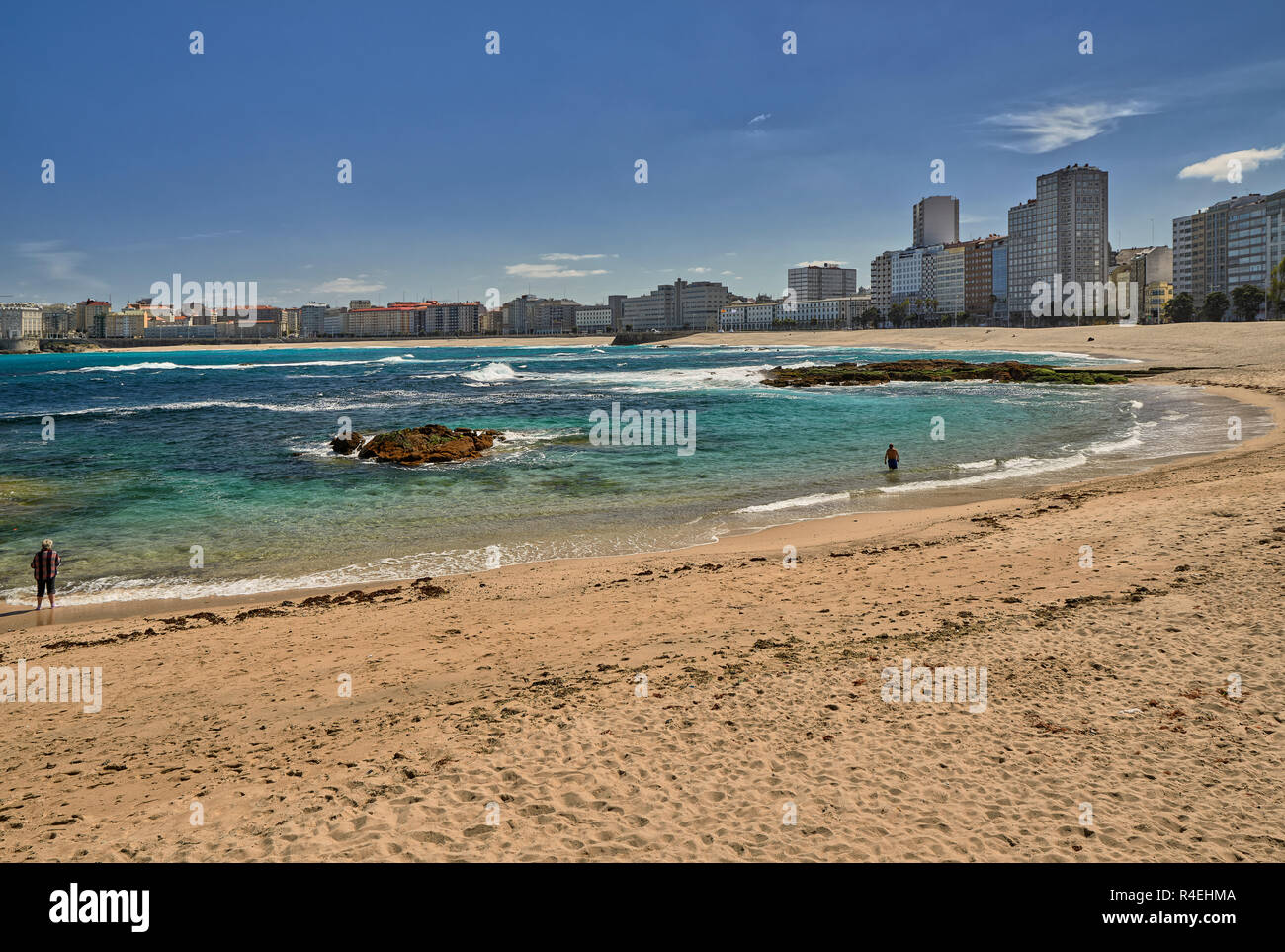 Spiaggia di Riazor nella città di La / A Coruña, provincia di Galizia, Spagna, Europa Foto Stock