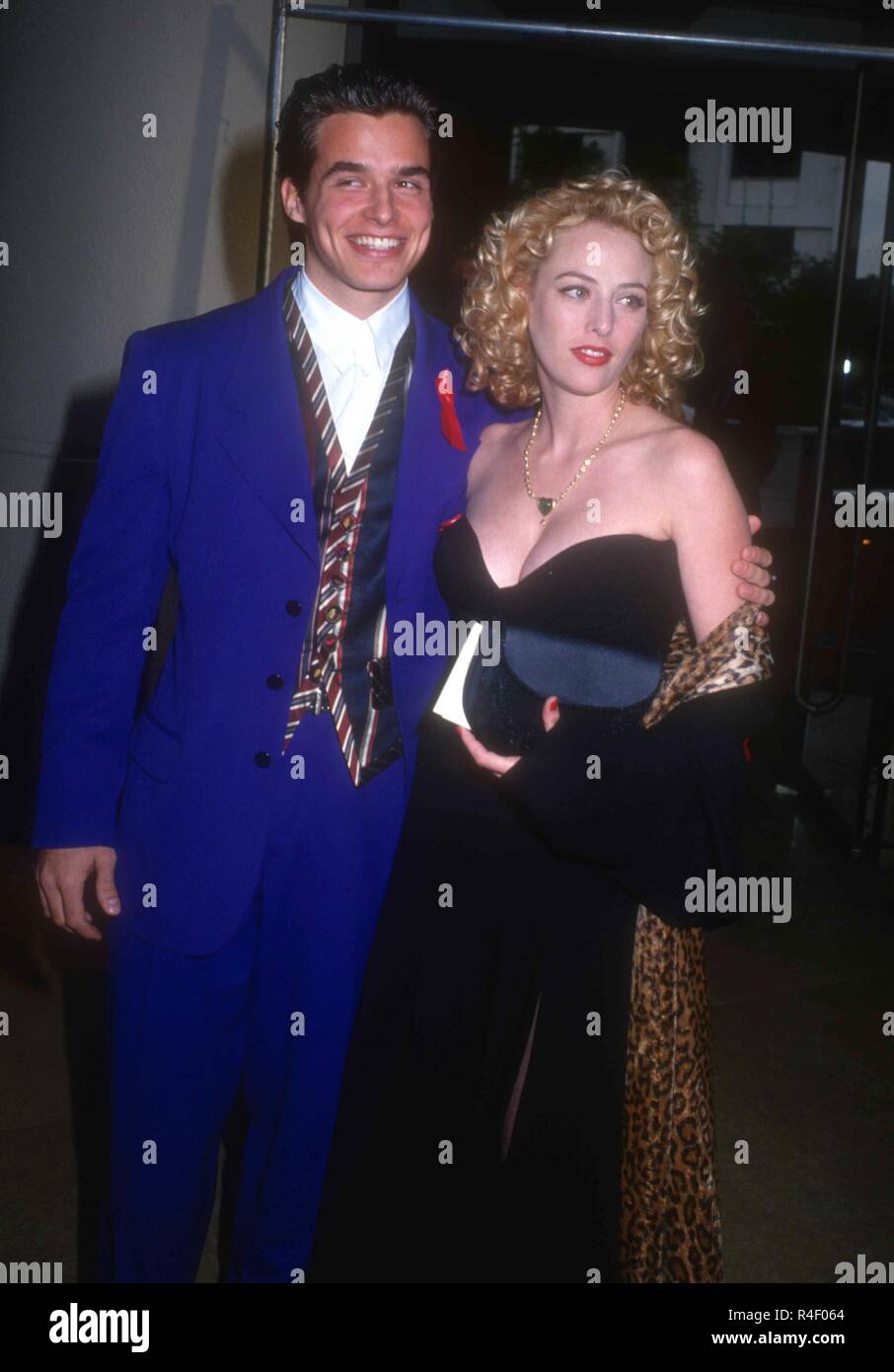 BEVERLY HILLS, CA - 26 febbraio: attore Antonio Sabato Jr e attrice Virginia Madsen e frequentare il nono annuale di soap opera Digest Awards il 26 febbraio 1993 presso il Beverly Hilton Hotel di Beverly Hills, la California. Foto di Barry re/Alamy Stock Photo Foto Stock