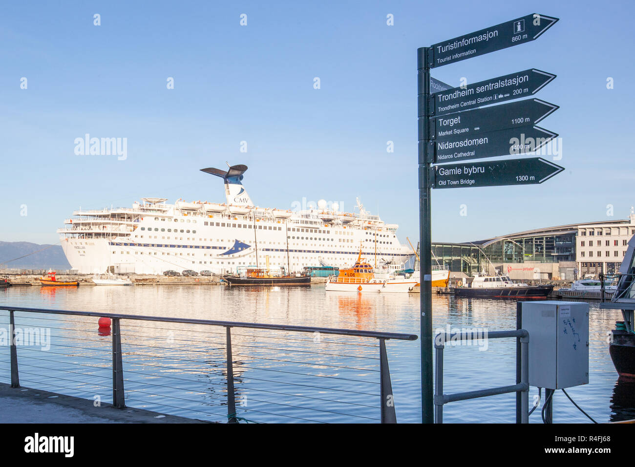 Nave da crociera MS Magellan ormeggiata a Trondheim Norvegia Foto Stock