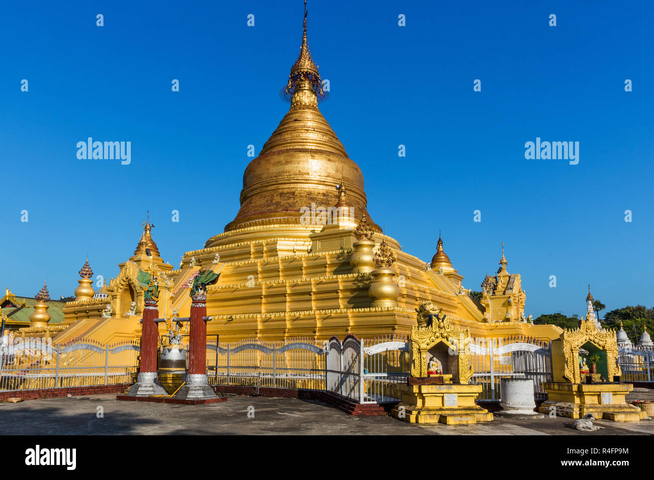 Pagoda Khutodaw Mandalay City Myanmar (Birmania) Foto Stock