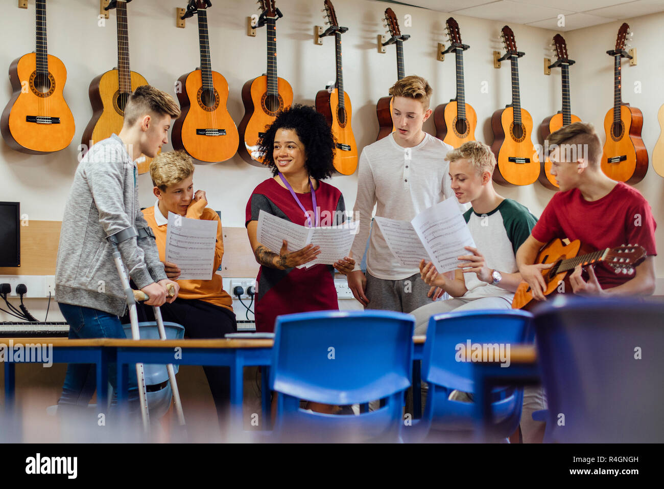 Lezione di musica a scuola Foto Stock